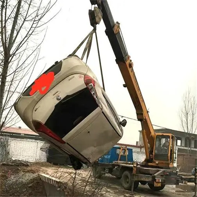 万秀吊车救援小汽车怎么吊